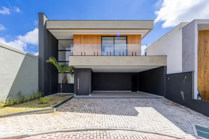 Casa para venda tem 270 metros quadrados com 4 quartos em Vina Del Mar - Juiz de Fora - Mi