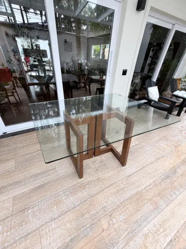 Mesa de Jantar Quadrada com Tampo de Vidro - 1,30 x 1,30 m