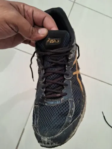 Tenis Asics tamanho 48