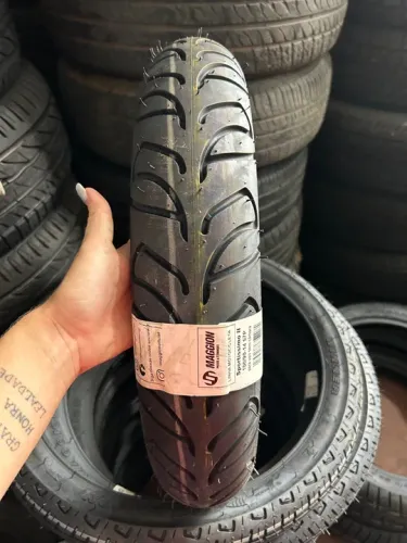 Pneu traseiro PCX 100/90R14 maggion