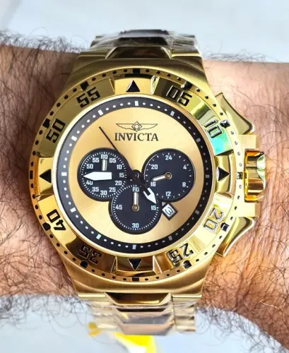 Relógio Invicta E x c u r s i o n 43647 dourado e preto. Impecável.