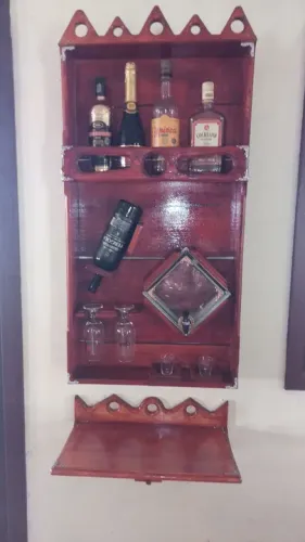 Barzinho de parede de madeira, peça única, entrego 