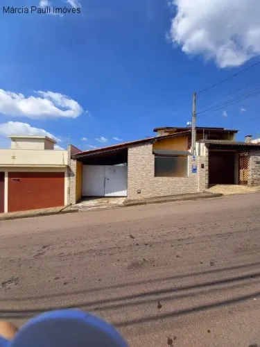 AMPLA CASA TÉRREA A VENDA - VILA RAMI - JUNDIAÍ/SP.