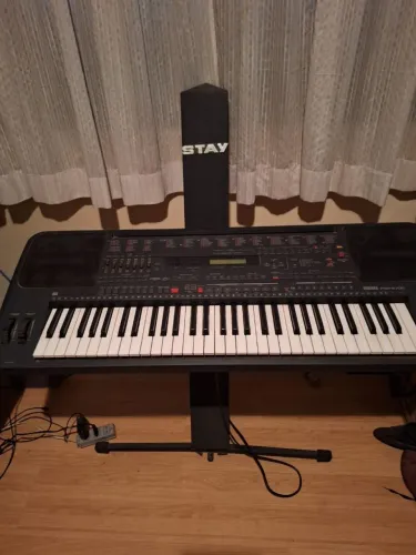 Teclado Yamaha PSR5700 com Stand STAY