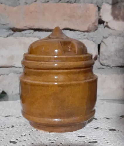 Pote em cerâmica
