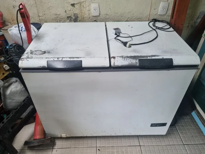 Freezer horizontal Consul 411L duas tampas - usado