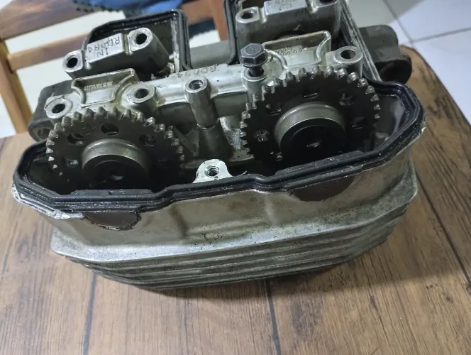 Cabeçote de XRE 300 começando a tricar