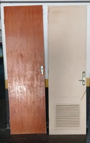 2 PORTA DE MADEIRA
