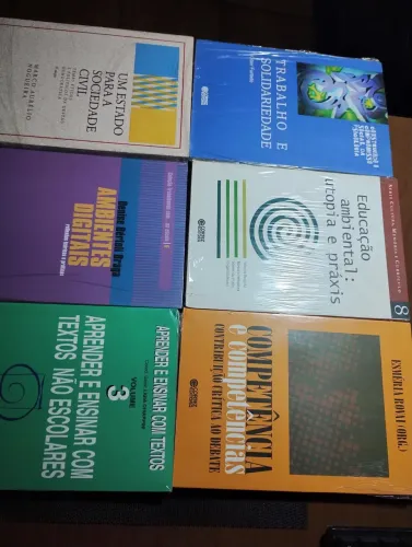 Coleção de Livros Educacionais - Diversos Títulos