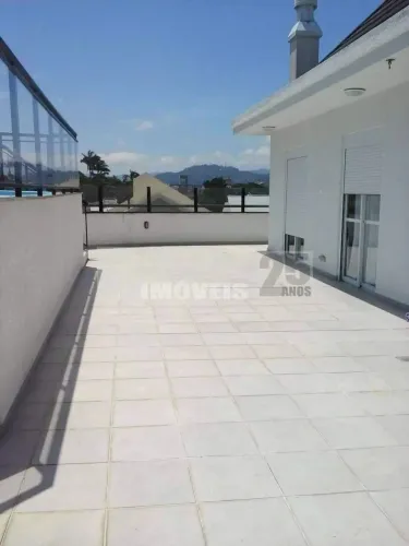 Cobertura à venda em Coqueiros - Florianópolis