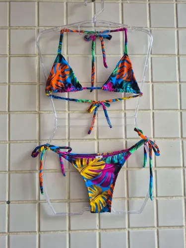 Biquíni Tropical Vibrante novo !