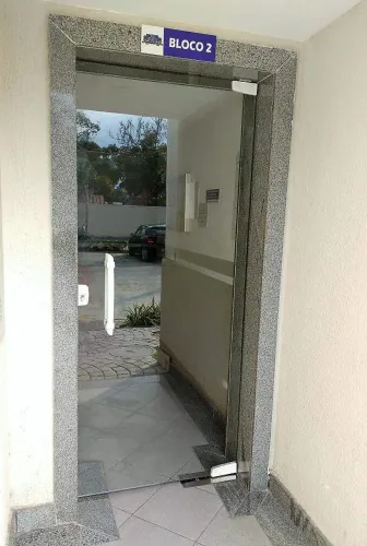 Porta de Vidro  padrão 950 completa  com instalação 