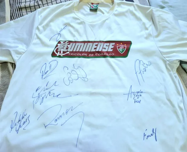 Camisa oficial do Fluminense autografada