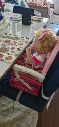 Cadeira de bebe para refeicao para colocar em cima da cadeira junto a mesa de jantar