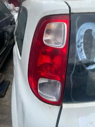Par de lanternas traseira fiat uno 2015