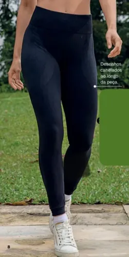 Legging Fitness Preta com Detalhes Canelados