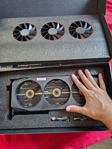Rx 9070 XT 16GB Magnetic Air Edition OC RGB