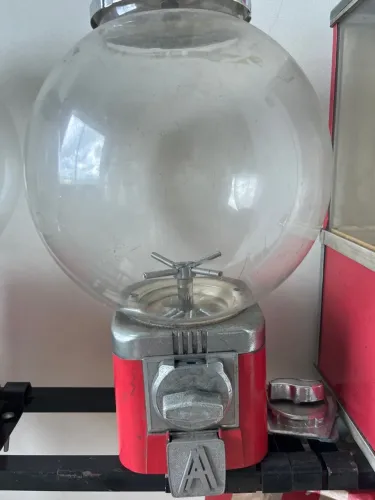 Máquina de Venda de Balas Vintage