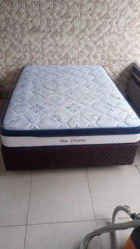 Vendo cama de casal tamanho padrão 138x188 colchão de molas ensacadas