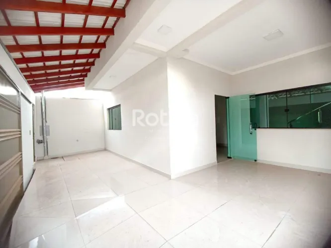 Casa à venda, 3 quartos, Santa Mônica - Uberlândia/MG - Rotina Imobiliária