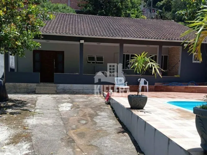 asa com Piscina, 4 Quartos e Terreno Amplo em Várzea das Moças