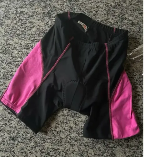Bermuda de bicicleta rosa