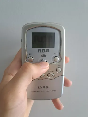 MP3 player digital pessoal NOS RCA Lyra RD2202 48 MB 1999