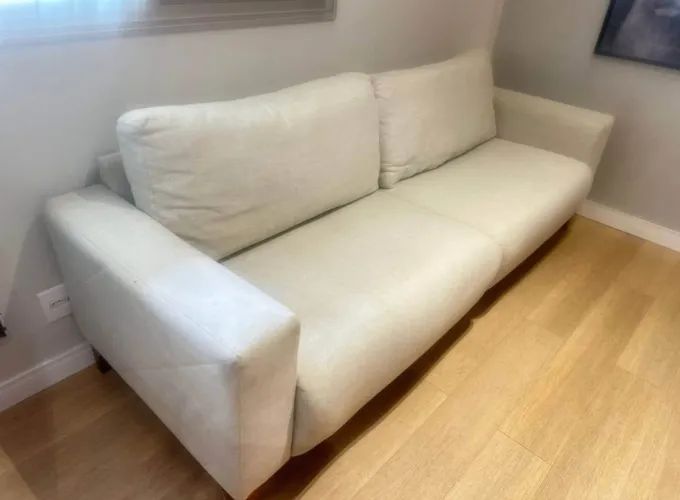 Sofá de linho seminovo