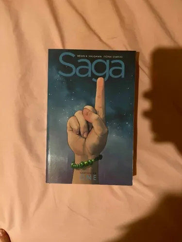 HQ - Saga Compendium 1 | Importada - Dark Horse - Ótimo estado
