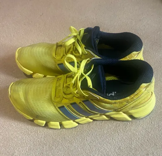 Tênis Adidas Adipure Crazy Quick amarelo vibrante / tamanho 39 / com pequenas avarias