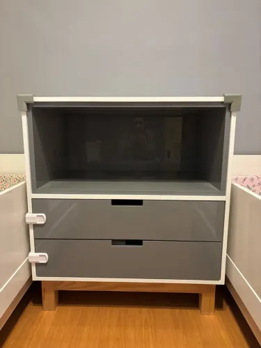 Cômoda com Gaveteiro, Nicho e Trocador - Design Moderno Cinza e Branco