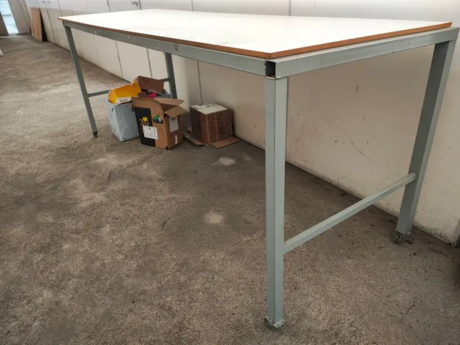Mesa de trabalho industrial
