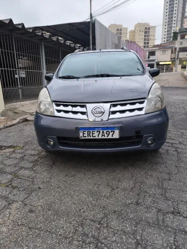 Nissan livina 