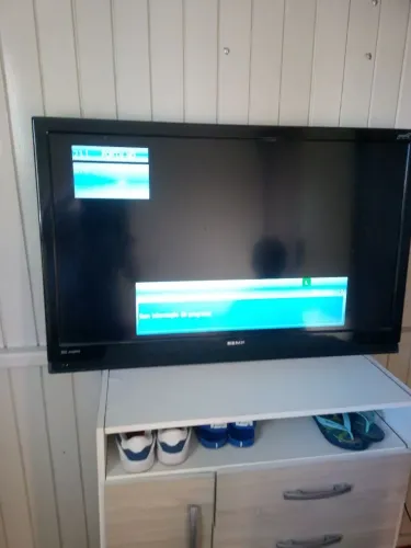 Vendo excelente TV 40 polegadas Samsung digital