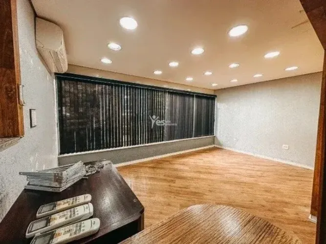 Casa Comercial com 300m² - 4 salas - 3 banheiros - 1 vaga - Jardim REF: 19962