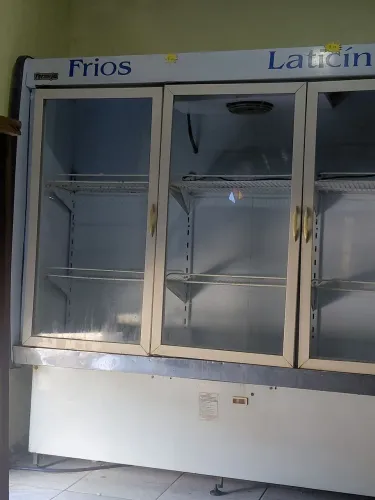 Freezer expositor 3 portas