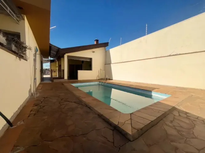 Casa térrea + 2 Pontos Comerciais - à venda com 436m² no Jardim Planalto