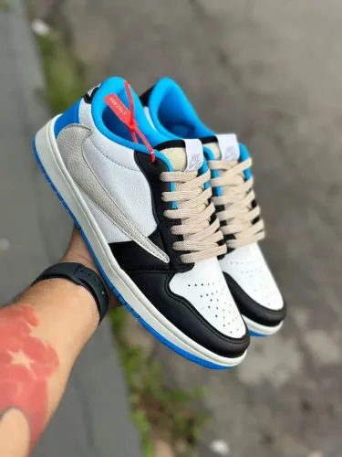 TENIS TRAVIS ESCOTT
