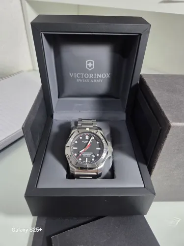 Relógio Victorinox I.N.O.X 