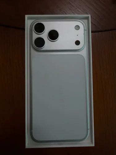 ? *Venda - iPhone 17 Pro Max 256GB (Prata)