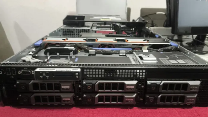 Servidor Dell PowerEdge r710- 2x Xeon x5670 12/24- 72GB RAM- 256GB SSD- 1.5T HD VALOR REDU