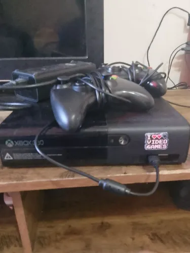 Xbox 360 super slim 