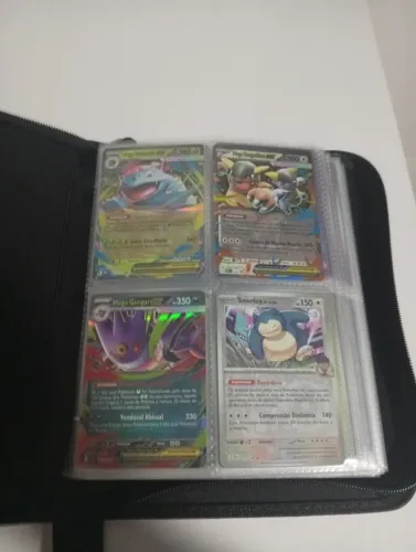 Vendo coleção do pokémon TCG com 380 cartas originais colecionáveis com cartes raras top