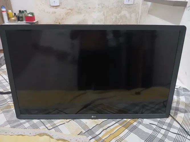 Tv danificada não tenho interesse de consertar 