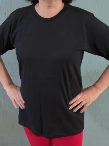 2 CAMISETAS PRETAS BÁSICAS POR 50,00