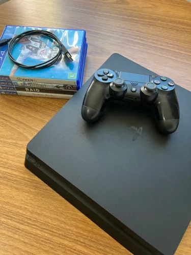 PS4 Slim 500GB + 1 Controle + Jogos | Muito Conservado