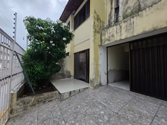 CASA NO SALGADO FILHO