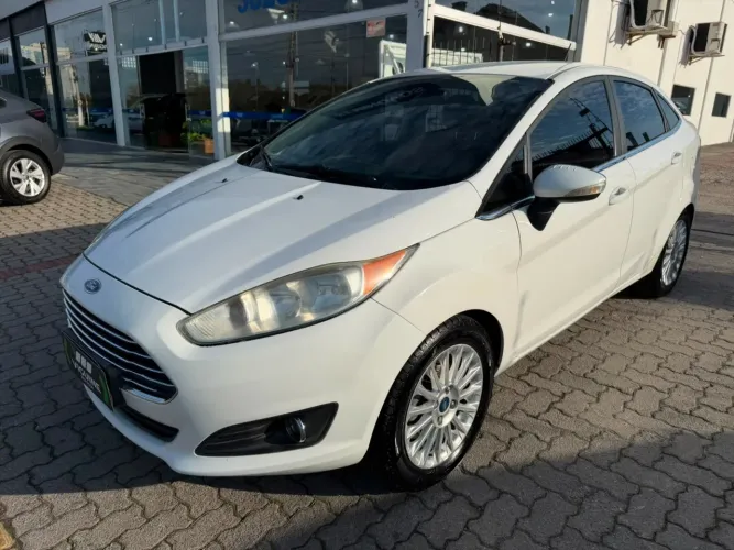 Ford Fiesta Sedan Titanium 1.6 Powershift 2015