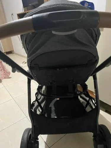 Vende-se carrinho maxi-cosi usado poucas vezes só em casa