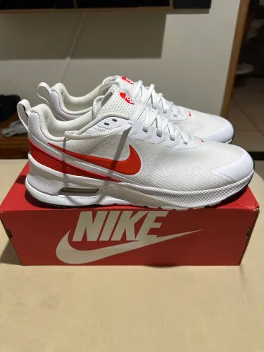 Tênis Nike armax nuaxis